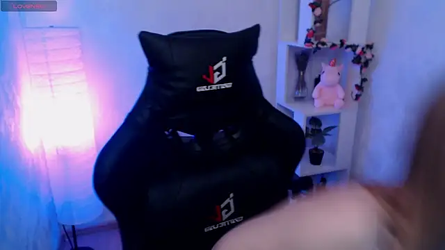 LianaBright online show from 3, 3, 2025