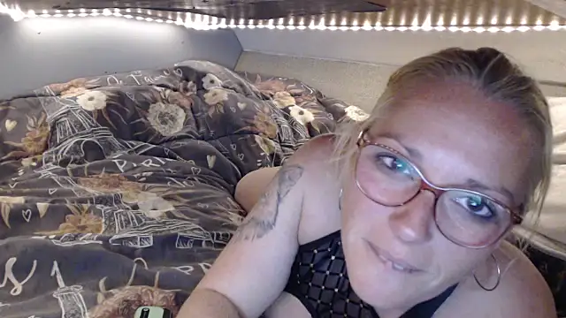 Doucelouve9 online show from 18, 3, 2026