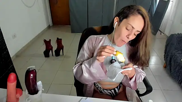 jessiburningheels online show from 5, 2, 2025