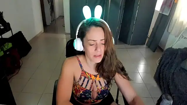 jessiburningheels online show from 28, 2, 2025