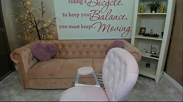 Snapshot of nicolee___19 chatting on 11, 12, 2024 nicolee 19 online show from 11, 12, 2024