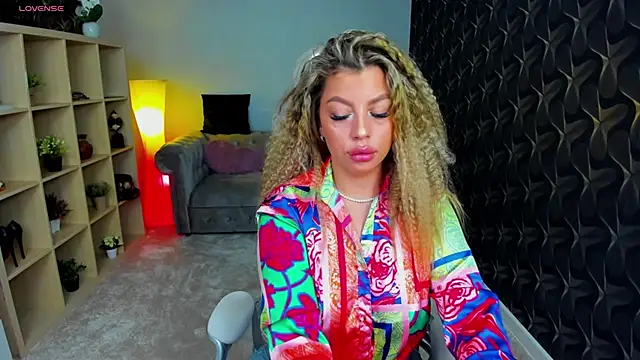 Snapshot of nicolee___19 chatting on 7, 3, 2025 nicolee 19 online show from 7, 3, 2025