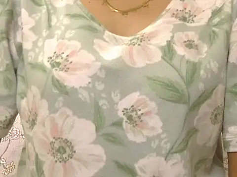 Snapshot of _FluffyHxney_ chatting on 9, 10, 2025  FluffyHxney  online show from 9, 10, 2025