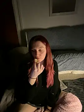 Snapshot of Stoner_BarbieXX chatting on 25, 1, 2025 Stoner BarbieXX online show from 25, 1, 2025