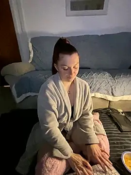 Snapshot of Stoner_BarbieXX chatting on 16, 2, 2025 Stoner BarbieXX online show from 16, 2, 2025