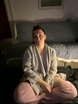 Snapshot of Stoner_BarbieXX chatting on 17, 2, 2025 Stoner BarbieXX online show from 17, 2, 2025