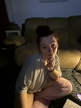 Snapshot of Stoner_BarbieXX chatting on 8, 3, 2025 Stoner BarbieXX online show from 8, 3, 2025