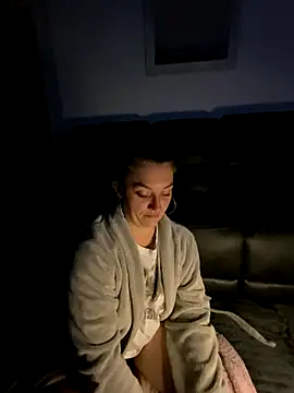 Snapshot of Stoner_BarbieXX chatting on 12, 9, 2025 Stoner BarbieXX online show from 12, 9, 2025