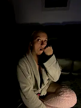 Snapshot of Stoner_BarbieXX chatting on 29, 9, 2025 Stoner BarbieXX online show from 29, 9, 2025