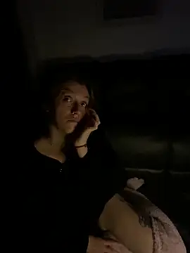 Snapshot of Stoner_BarbieXX chatting on 8, 10, 2025 Stoner BarbieXX online show from 8, 10, 2025