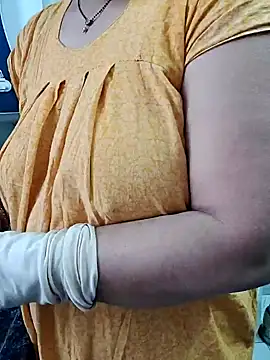 Snapshot of milf-kaira chatting on 13, 12, 2024 milf-kaira online show from 13, 12, 2024