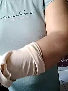 Snapshot of milf-kaira chatting on 21, 12, 2024 milf-kaira online show from 21, 12, 2024