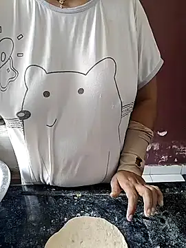 Snapshot of milf-kaira chatting on 23, 12, 2024 milf-kaira online show from 23, 12, 2024