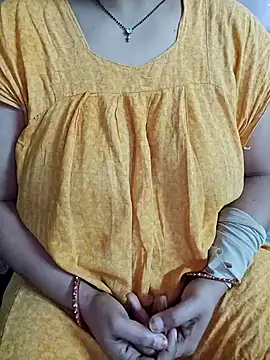 Snapshot of milf-kaira chatting on 5, 1, 2025 milf-kaira online show from 5, 1, 2025