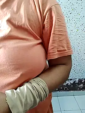 Snapshot of milf-kaira chatting on 8, 1, 2025 milf-kaira online show from 8, 1, 2025