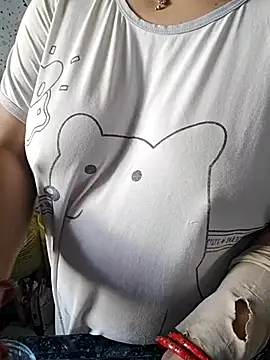 Snapshot of milf-kaira chatting on 3, 3, 2025 milf-kaira online show from 3, 3, 2025