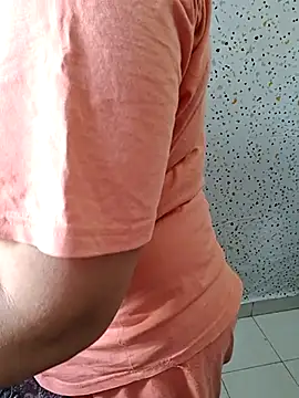 Snapshot of milf-kaira chatting on 18, 3, 2025 milf-kaira online show from 18, 3, 2025