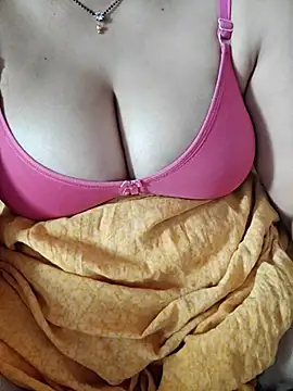 Snapshot of milf-kaira chatting on 21, 3, 2025 milf-kaira online show from 21, 3, 2025