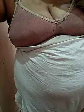 milf-kaira online show from 12, 1, 2026