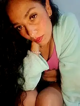 Snapshot of chloewildd_ chatting on 12, 12, 2024 chloewildd online show from 12, 12, 2024