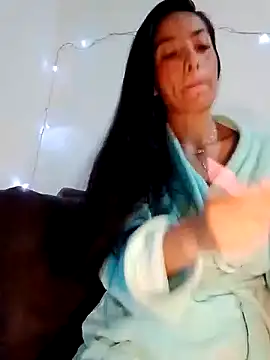 Snapshot of chloewildd_ chatting on 21, 12, 2024 chloewildd online show from 21, 12, 2024