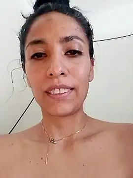 Snapshot of chloewildd_ chatting on 5, 1, 2025 chloewildd online show from 5, 1, 2025