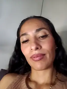 Snapshot of chloewildd_ chatting on 12, 10, 2025 chloewildd online show from 12, 10, 2025