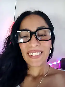 Snapshot of chloewildd_ chatting on 19, 10, 2025 chloewildd online show from 19, 10, 2025