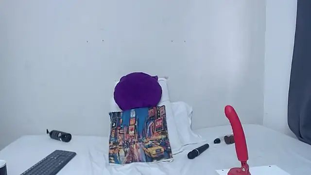 Nicol Love0 online show from 20, 3, 2025