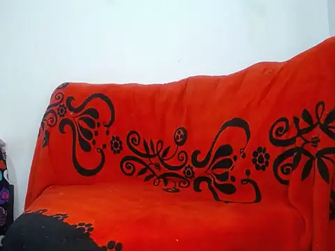 Snapshot of diamonmeli chatting on 8, 1, 2025 diamonmeli online show from 8, 1, 2025