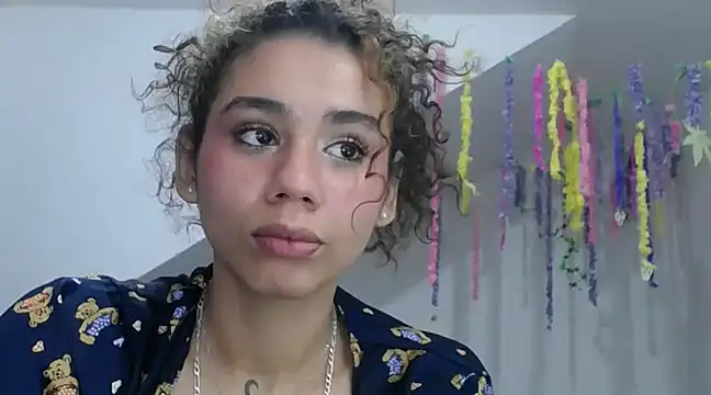 Snapshot of diamonmeli chatting on 27, 1, 2025 diamonmeli online show from 27, 1, 2025