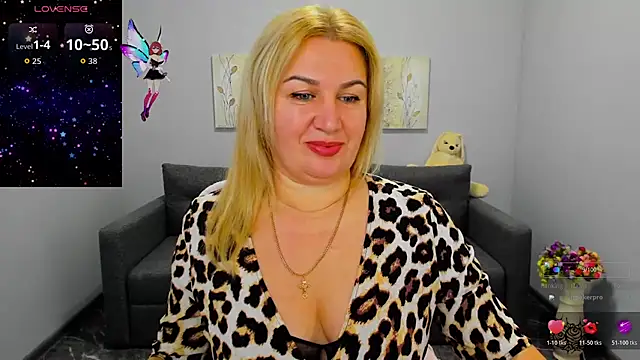 Lili Crossi online show from 18, 11, 2025