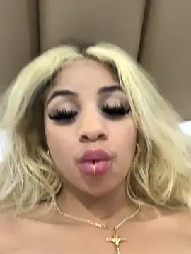 Snapshot of Susandolls chatting on 24, 10, 2025 Susandolls online show from 24, 10, 2025