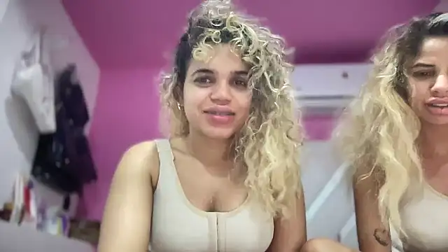 Snapshot of Susandolls chatting on 20, 12, 2025 Susandolls online show from 20, 12, 2025