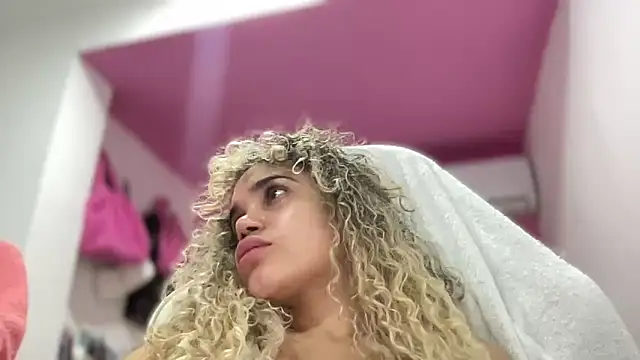 Snapshot of Susandolls chatting on 5, 1, 2026 Susandolls online show from 5, 1, 2026