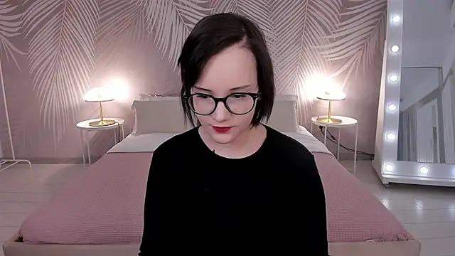 StellaGloww online show from 21, 3, 2025