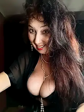 Snapshot of GypsyEsmeralda chatting on 4, 1, 2025 GypsyEsmeralda online show from 4, 1, 2025