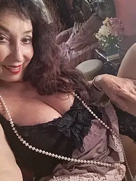 Snapshot of GypsyEsmeralda chatting on 18, 6, 2026 GypsyEsmeralda online show from 18, 6, 2026