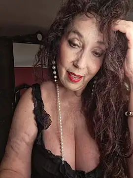 Snapshot of GypsyEsmeralda chatting on 7, 7, 2026 GypsyEsmeralda online show from 7, 7, 2026