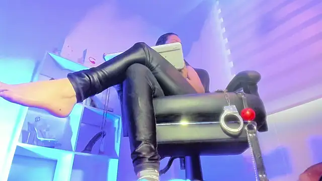 charlotte joliedart online show from 28, 10, 2025