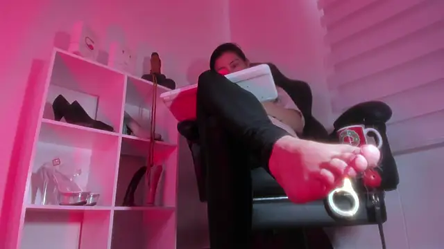 charlotte joliedart online show from 24, 2, 2026