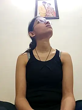 Snapshot of Aleena_Rai chatting on 7, 3, 2025 Aleena Rai online show from 7, 3, 2025