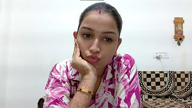 Snapshot of Aleena_Rai chatting on 16, 10, 2025 Aleena Rai online show from 16, 10, 2025