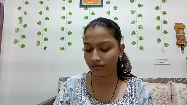 Snapshot of Aleena_Rai chatting on 4, 11, 2025 Aleena Rai online show from 4, 11, 2025