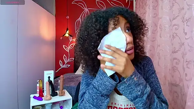 Zia Green online show from 4, 3, 2025