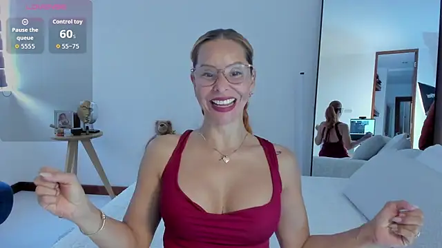 Snapshot of AvaCollinss chatting on 21, 10, 2025 AvaCollinss online show from 21, 10, 2025