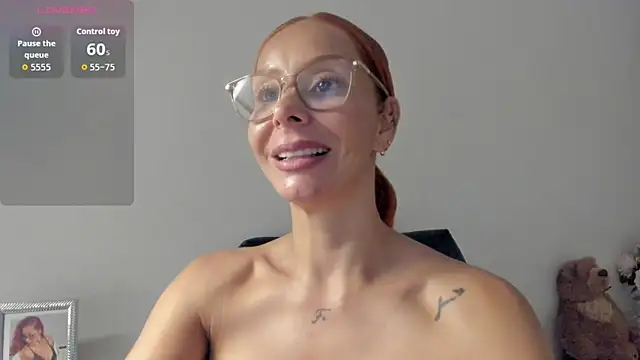 Snapshot of AvaCollinss chatting on 4, 11, 2025 AvaCollinss online show from 4, 11, 2025