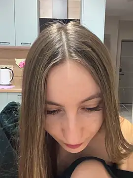 Snapshot of viviandaimond1 chatting on 4, 3, 2025 viviandaimond1 online show from 4, 3, 2025