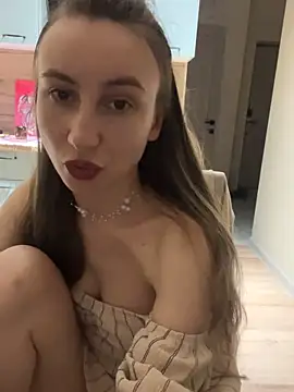 Snapshot of viviandaimond1 chatting on 11, 3, 2025 viviandaimond1 online show from 11, 3, 2025