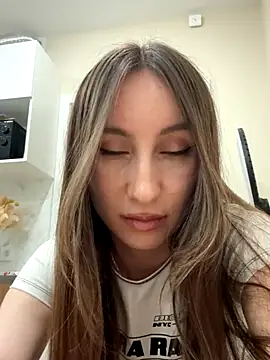 Snapshot of viviandaimond1 chatting on 18, 9, 2025 viviandaimond1 online show from 18, 9, 2025